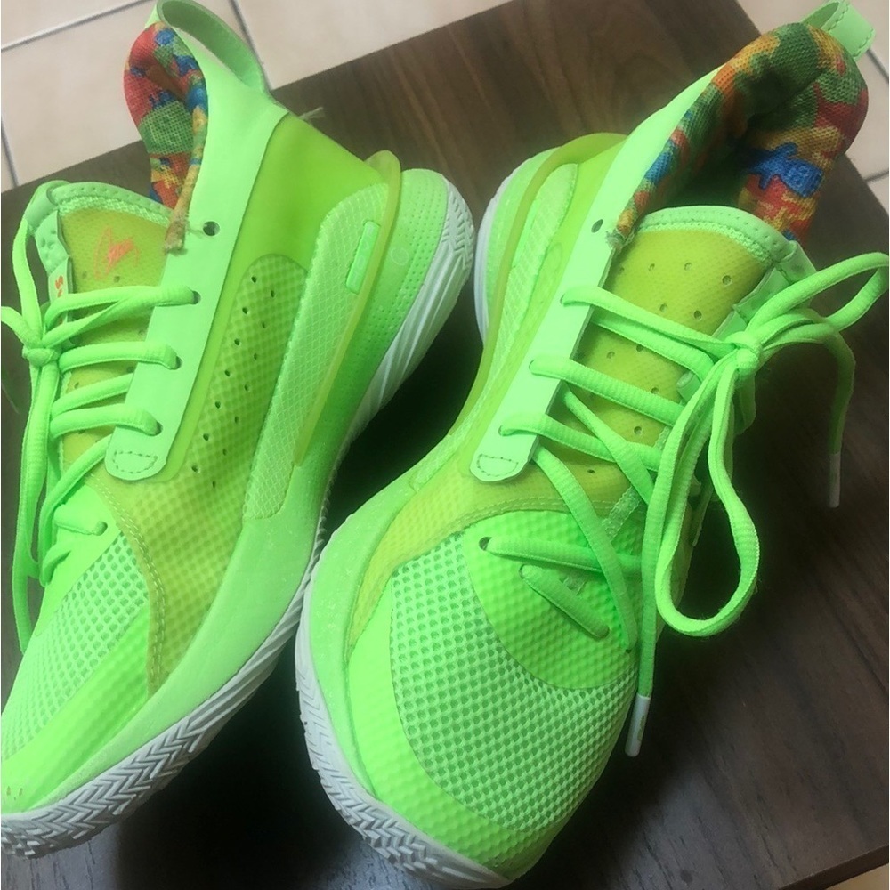 Under Armour x Stephen Curry 7 Sour Patch Kids Youth Lime Green Basketball Shoes - Picture 3 of 16